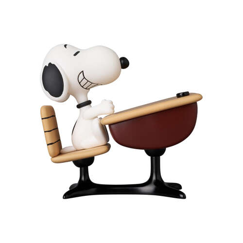 -PRE ORDER- UDF Series 18 Snoopy with Desk