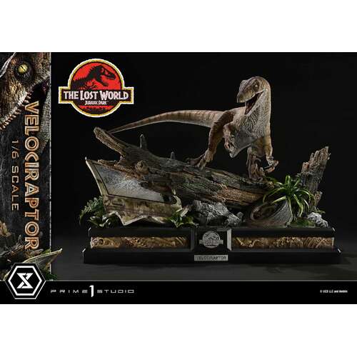 -PRE ORDER- Legacy Museum Collection Velociraptor 1/6